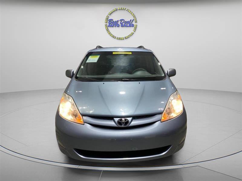 Toyota Sienna XLE FWD 2009