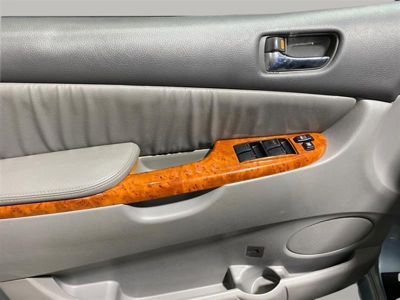 Toyota Sienna XLE FWD 2009