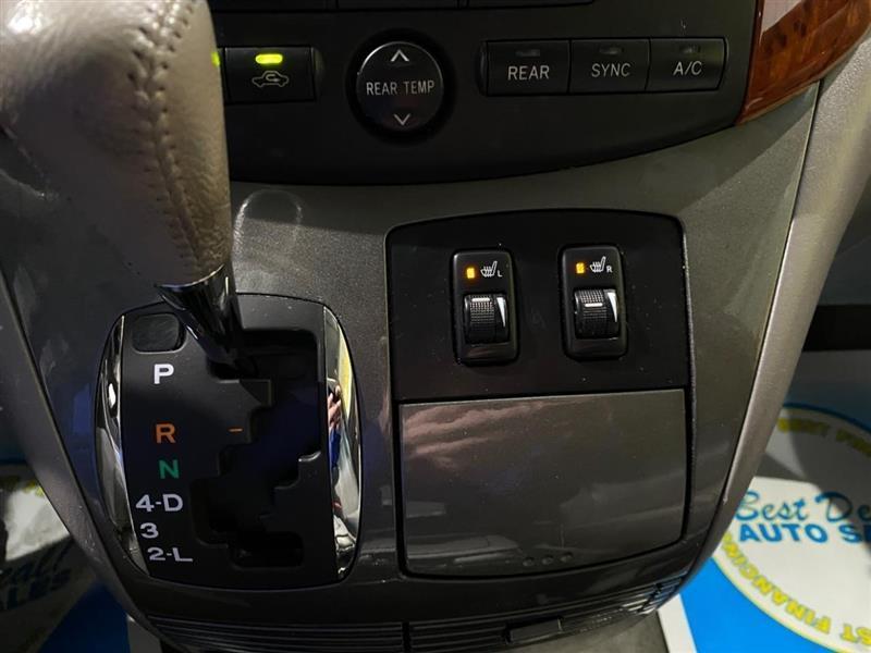 Toyota Sienna XLE FWD 2009