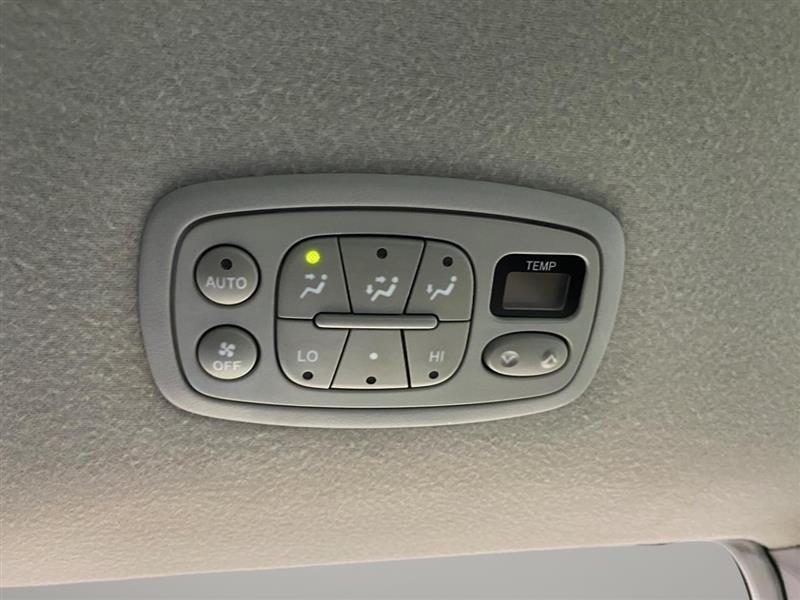 Toyota Sienna XLE FWD 2009