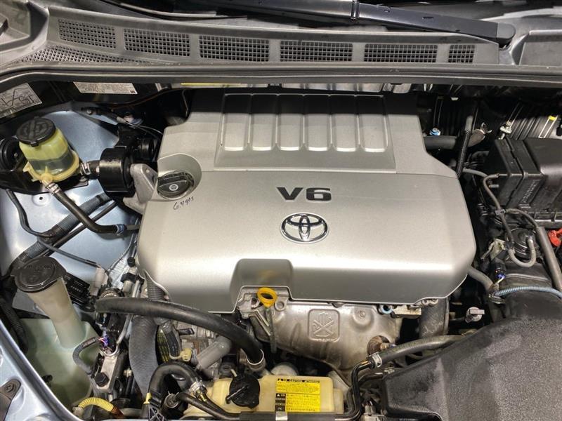 Toyota Sienna XLE FWD 2009