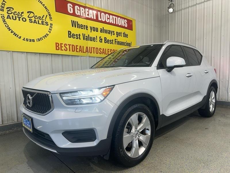 2022 Volvo XC40 T5 Momentum AWD