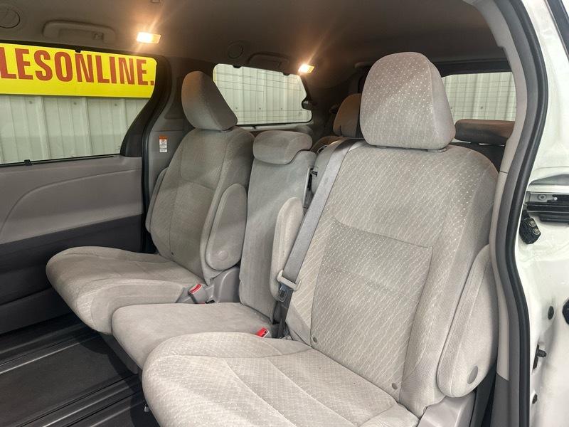 Toyota Sienna LE 8-Passenger 2019