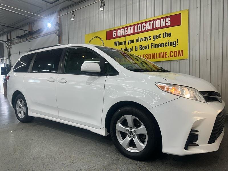 Toyota Sienna LE 8-Passenger 2019