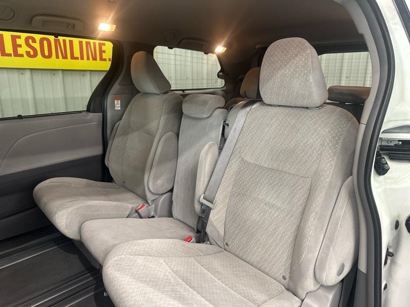 Toyota Sienna LE 8-Passenger 2019