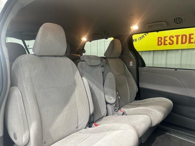 Toyota Sienna LE 8-Passenger 2019