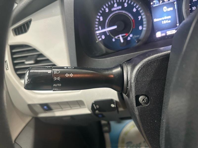 Toyota Sienna LE 8-Passenger 2019