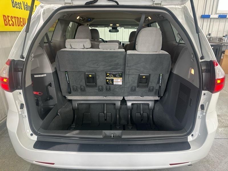 Toyota Sienna LE 8-Passenger 2019