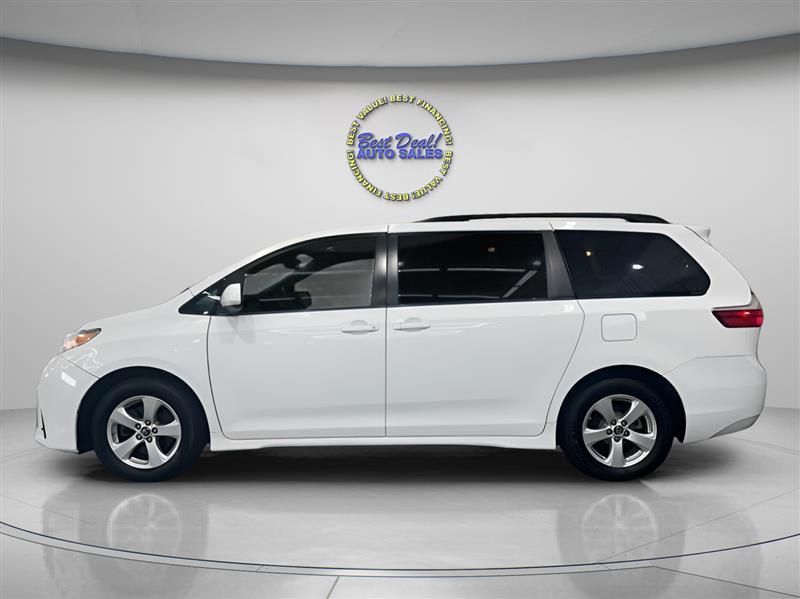 Toyota Sienna LE 8-Passenger 2019