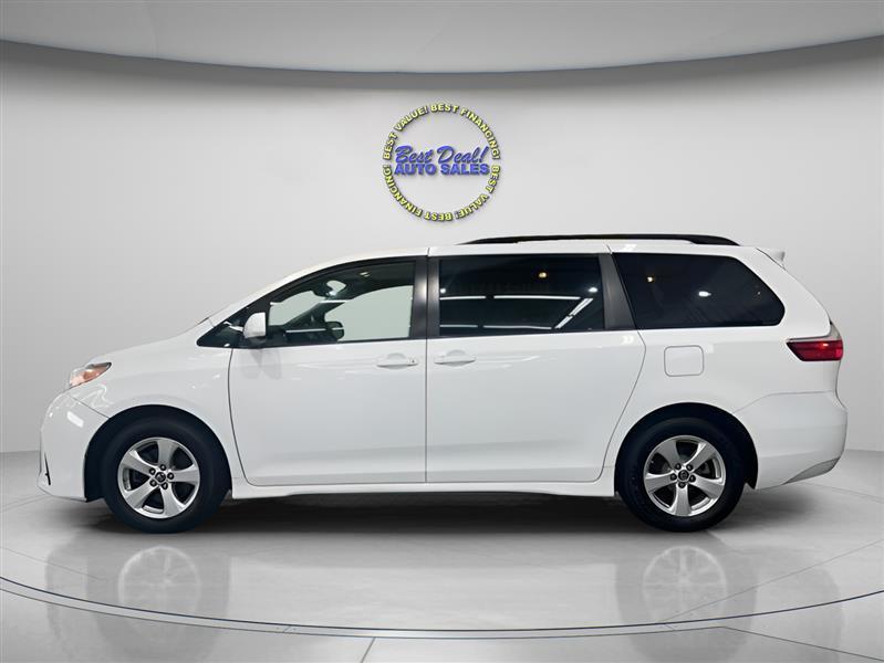 Toyota Sienna LE 8-Passenger 2019