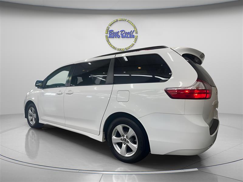 Toyota Sienna LE 8-Passenger 2019