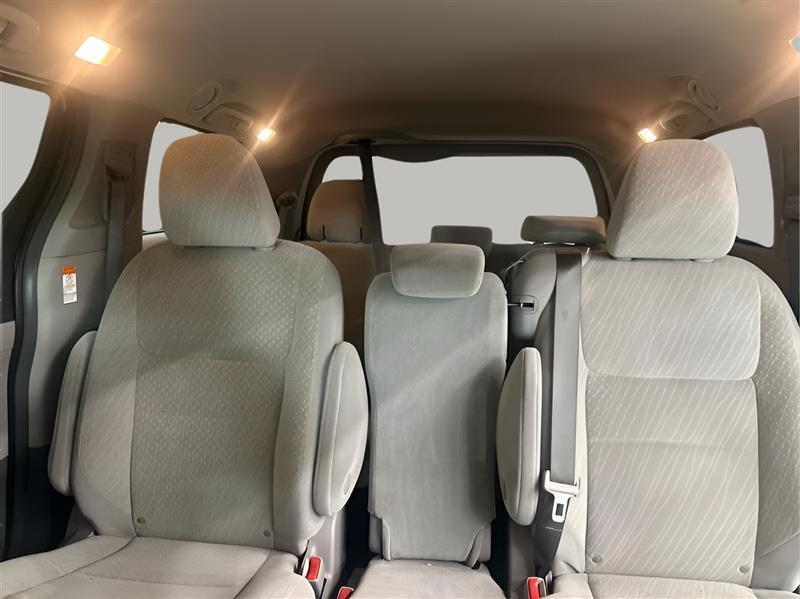 Toyota Sienna LE 8-Passenger 2019