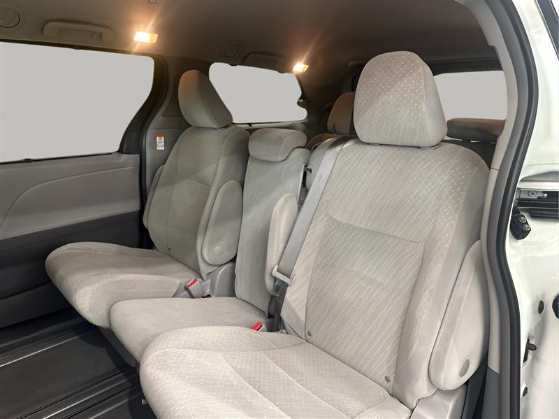 Toyota Sienna LE 8-Passenger 2019