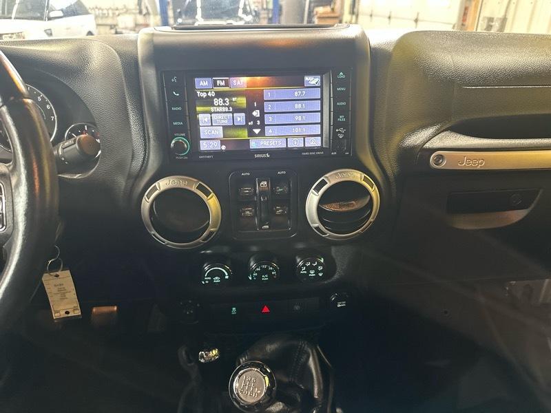Jeep Wrangler Unlimited Sahara 4WD 2014