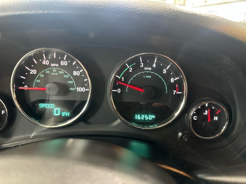 Jeep Wrangler Unlimited Sahara 4WD 2014