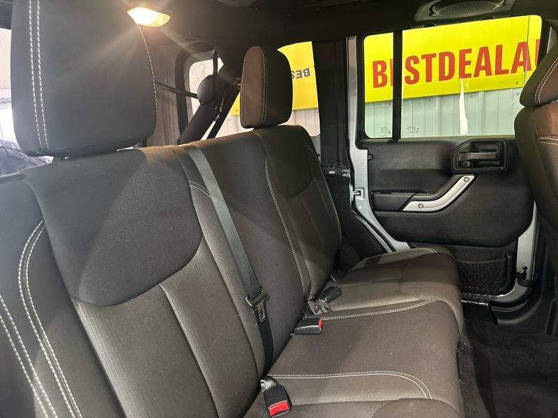 Jeep Wrangler Unlimited Sahara 4WD 2014