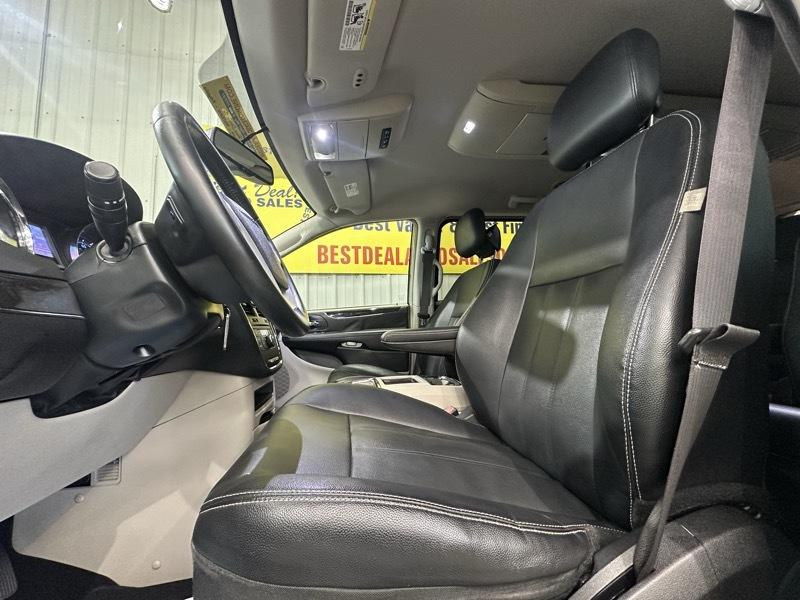 Chrysler Town & Country Touring 2016