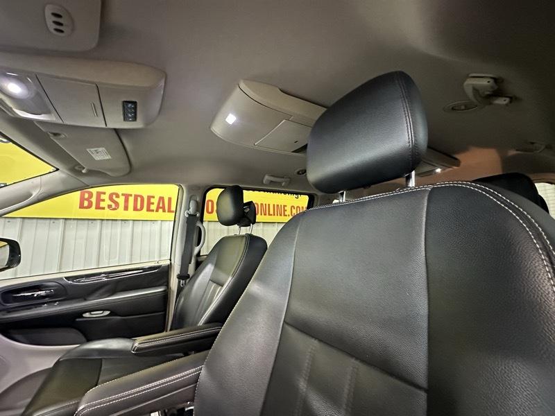 Chrysler Town & Country Touring 2016