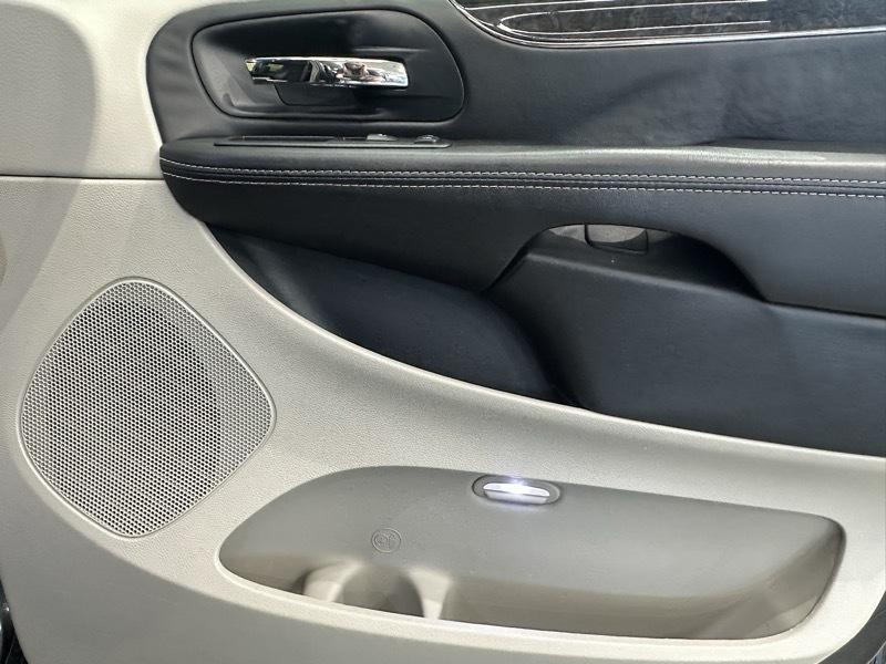 Chrysler Town & Country Touring 2016