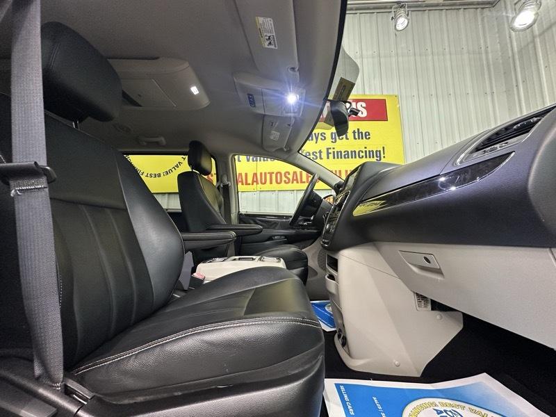 Chrysler Town & Country Touring 2016