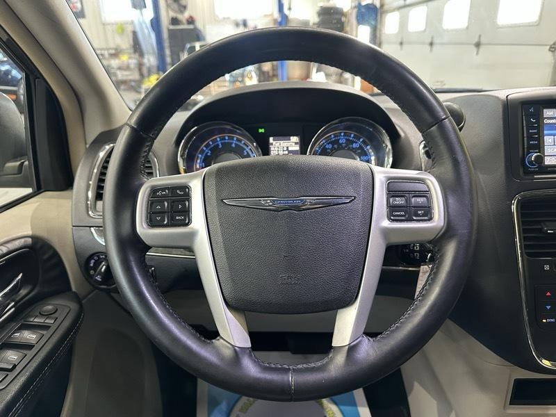 Chrysler Town & Country Touring 2016