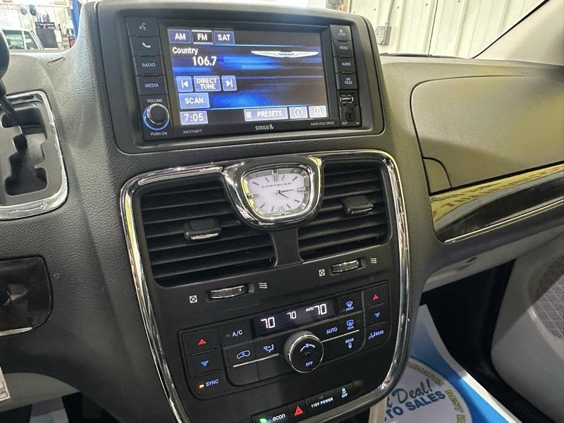 Chrysler Town & Country Touring 2016