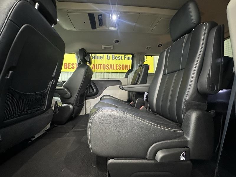 Chrysler Town & Country Touring 2016