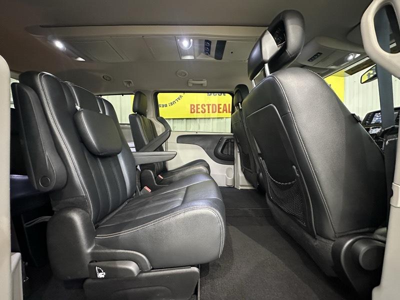 Chrysler Town & Country Touring 2016