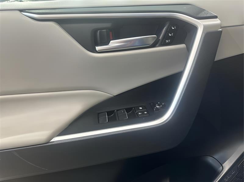 Toyota RAV4 XLE Premium AWD 2019