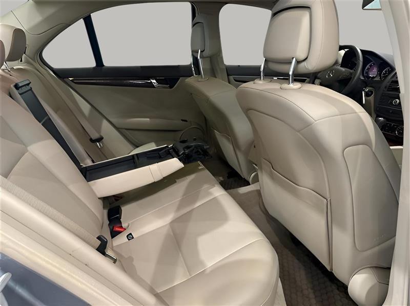 Mercedes-Benz C-Class C300 4MATIC Sport 2011