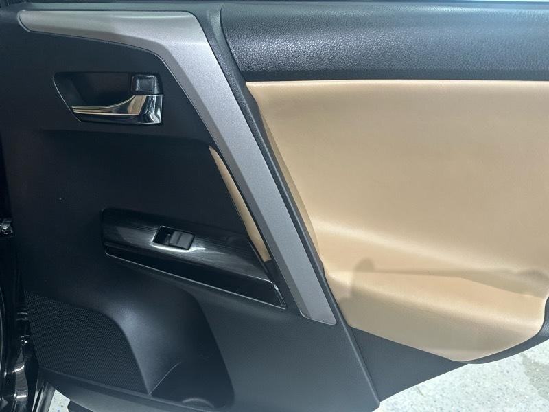 Toyota RAV4 Limited AWD 2018