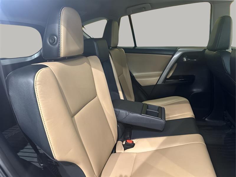Toyota RAV4 Limited AWD 2018