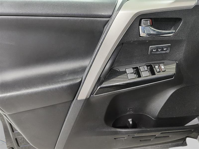Toyota RAV4  2017