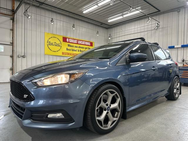 Blue 2018 Ford Focus Hatchback Front-Wheel Drive 6-Speed Manual