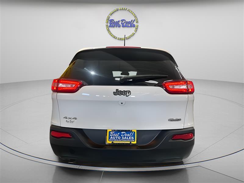 Jeep Cherokee Latitude 4WD 2016