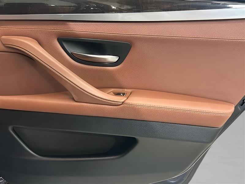 BMW 5-Series 535i xDrive 2016