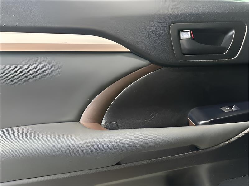 Toyota Highlander LE Plus AWD V6 2018