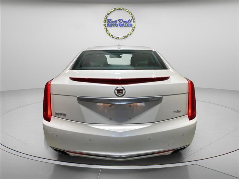 Cadillac XTS 4dr Sdn Luxury Collection FWD 2014