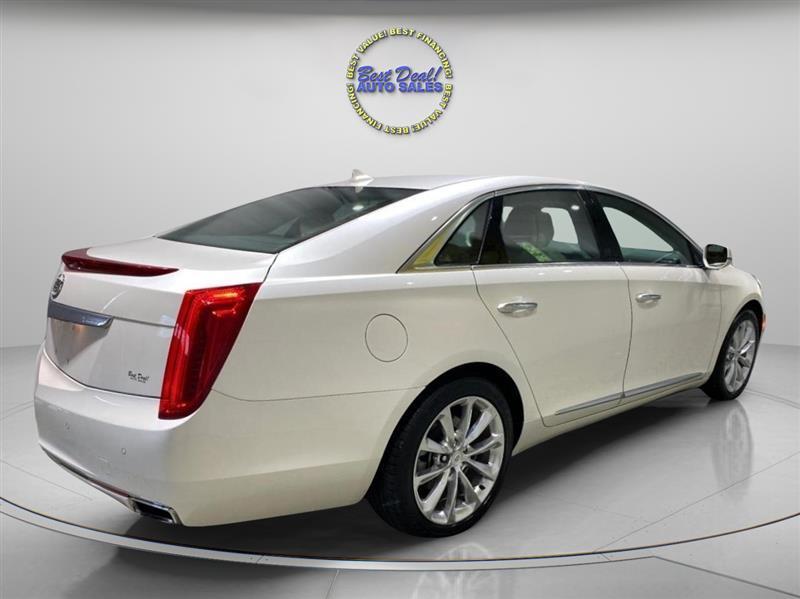 Cadillac XTS 4dr Sdn Luxury Collection FWD 2014