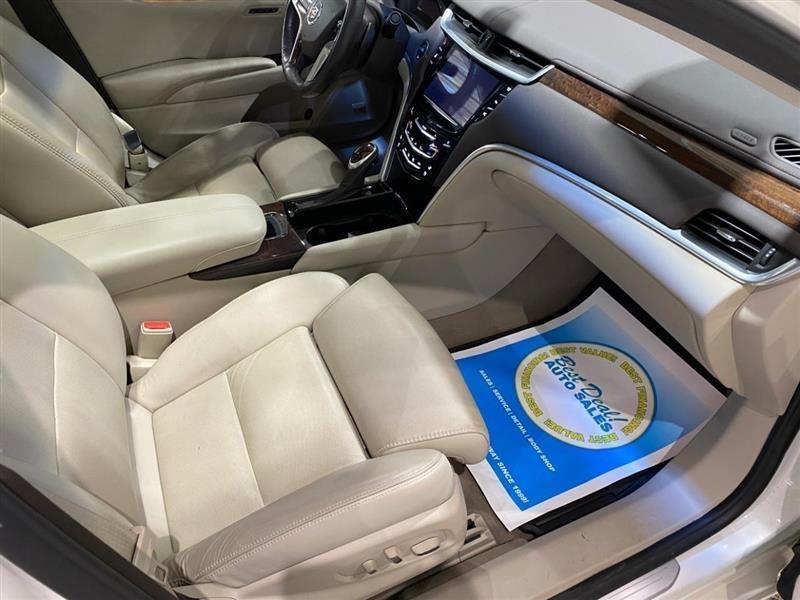 Cadillac XTS 4dr Sdn Luxury Collection FWD 2014