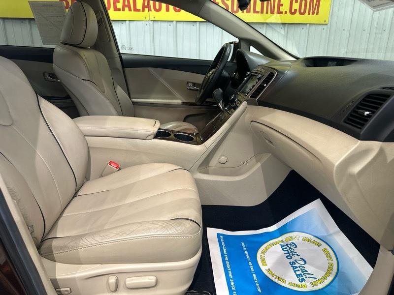 Toyota Venza LE V6 AWD 2014