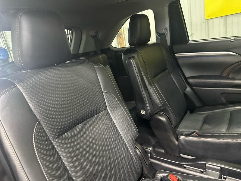 Toyota Highlander Limited AWD V6 2019