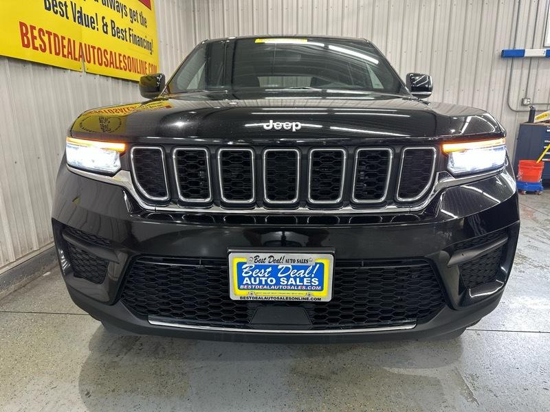 Jeep Grand Cherokee Laredo 4WD 2024