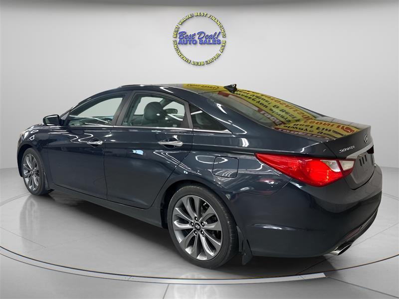 Hyundai Sonata SE 4D Sedan 2.4 2013