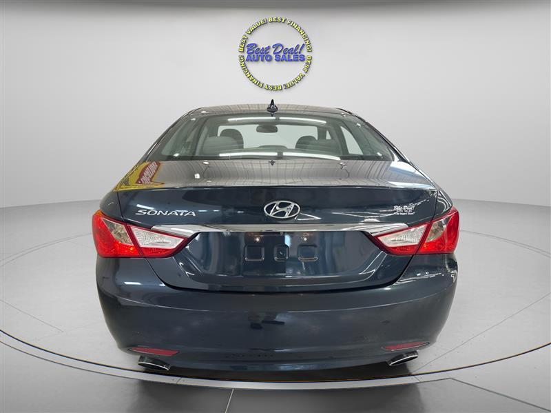 Hyundai Sonata SE 4D Sedan 2.4 2013