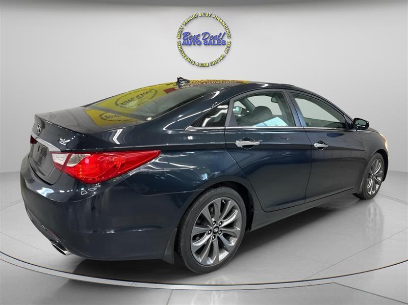 Hyundai Sonata SE 4D Sedan 2.4 2013