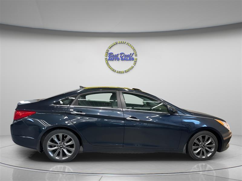 Hyundai Sonata SE 4D Sedan 2.4 2013