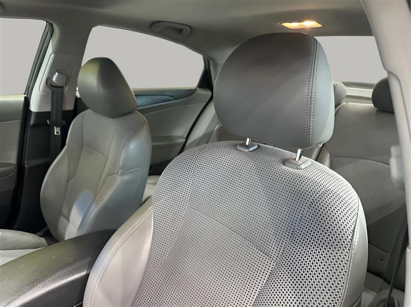 Hyundai Sonata SE 4D Sedan 2.4 2013
