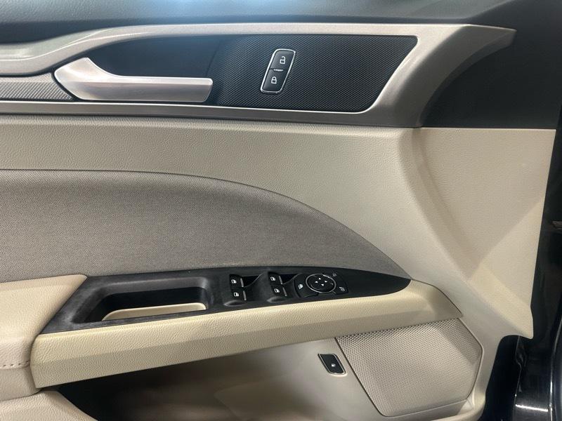 Ford Fusion Hybrid SE 2019