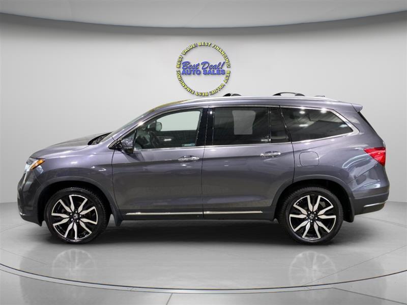 Honda Pilot Touring AWD w/Rear Captains Chairs 2021